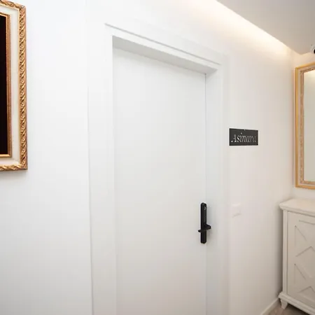 Apartment Asinara Guatanamo Belmarsh *