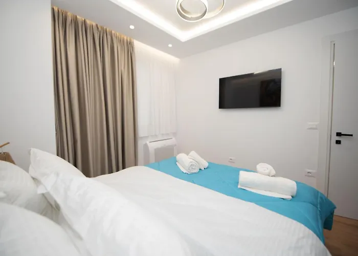 Apartment Asinara Guatanamo Belmarsh *