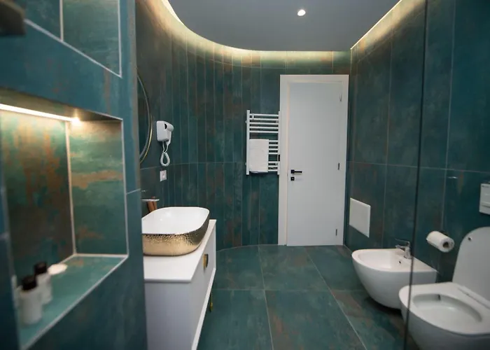 Asinara Guatanamo Belmarsh Apartment