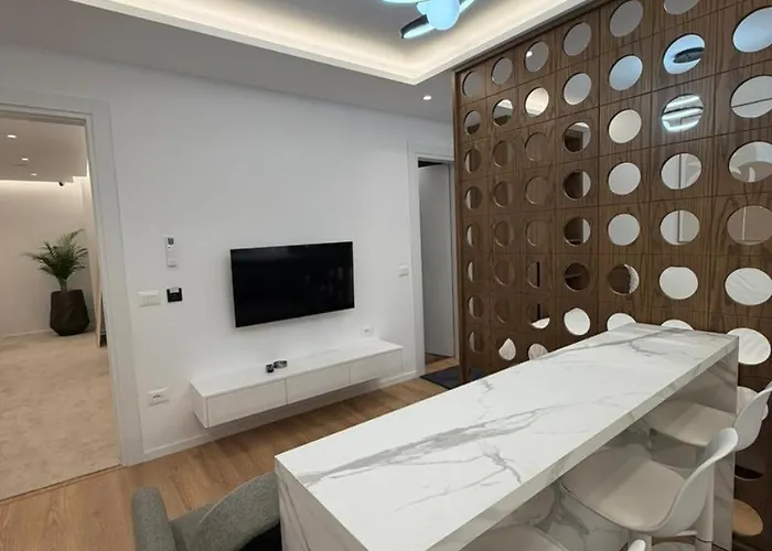 Asinara Guatanamo Belmarsh Durrës