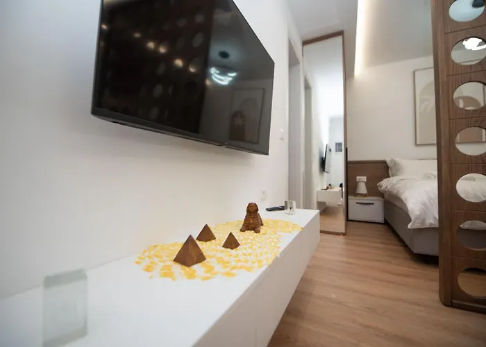 Asinara Guatanamo Belmarsh Apartment